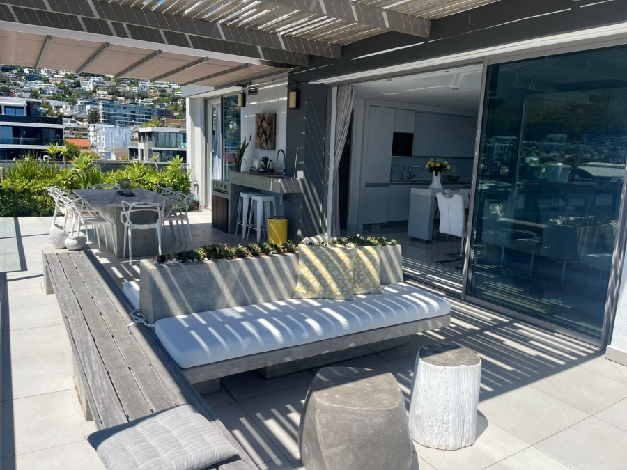 2 Bedroom Property for Sale in Sea Point Western Cape